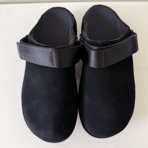 UGG Goldenstar Clog Women's Black Size 8.5